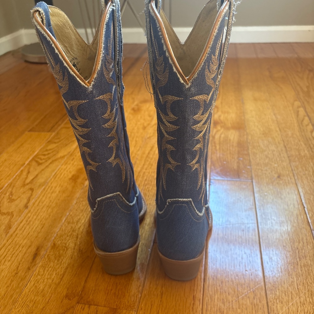 IDYLLWIND WOMEN'S CHARMED LIFE DENIM WESTERN BOOTS - ROUND TOE - Picture 4 of 7